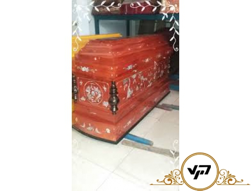 Quan tài gỗ chạm khắc tự nhiên
